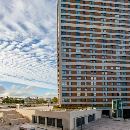 Your Parque Das Nacoes Apartment *