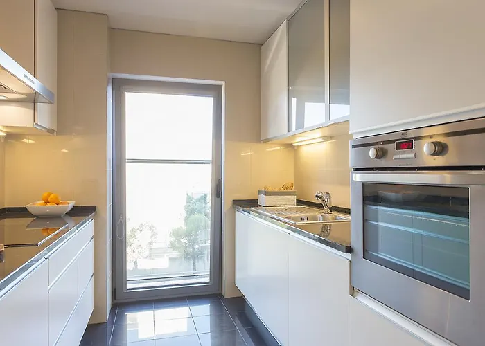 Your Parque Nacoes Апартаменты Лиссабон