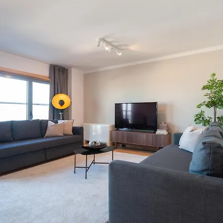 Your Parque Nacoes * Лиссабон