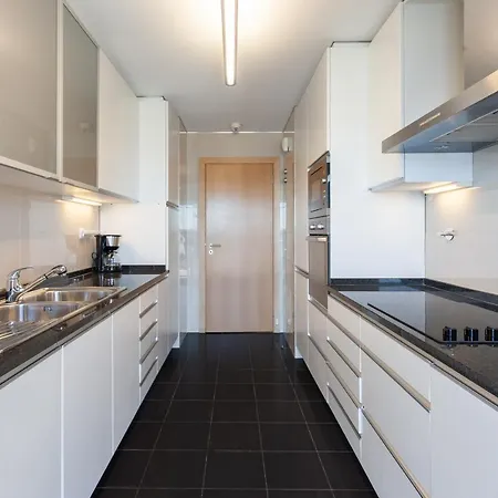 Your Parque Nacoes Апартаменты *