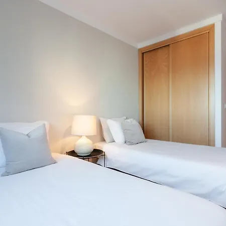 Апартаменты Your Parque Nacoes Лиссабон