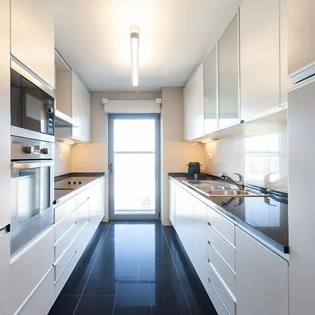 Your Parque Nacoes * Лиссабон