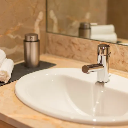 Your Parque Nacoes Апартаменты Лиссабон